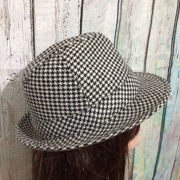 NEW Houndstooth Fedora Trilby Wool Blend Hat Flower Accent Side One Size 🧸 - Picture 8 of 13